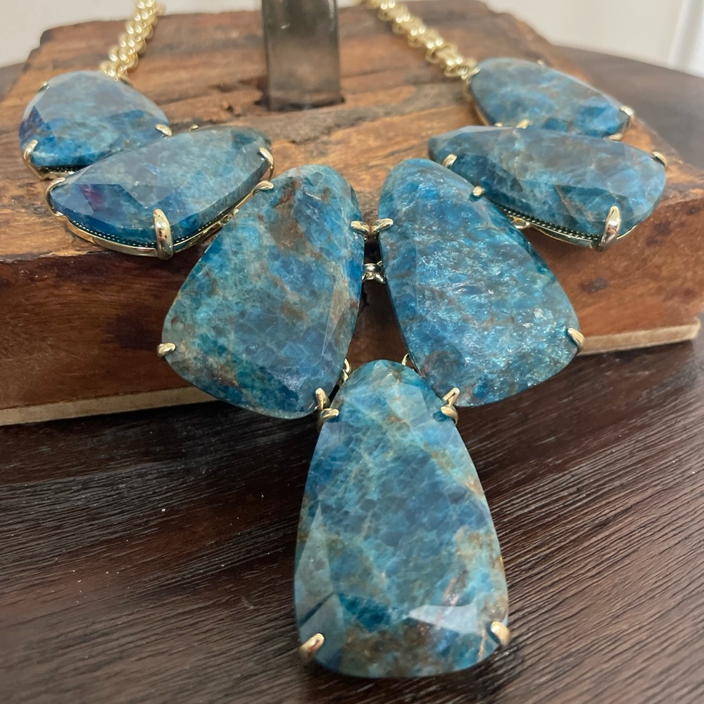 NWT Kendra Scott Harlow Gold Statement Necklace In Aqua Apatite!